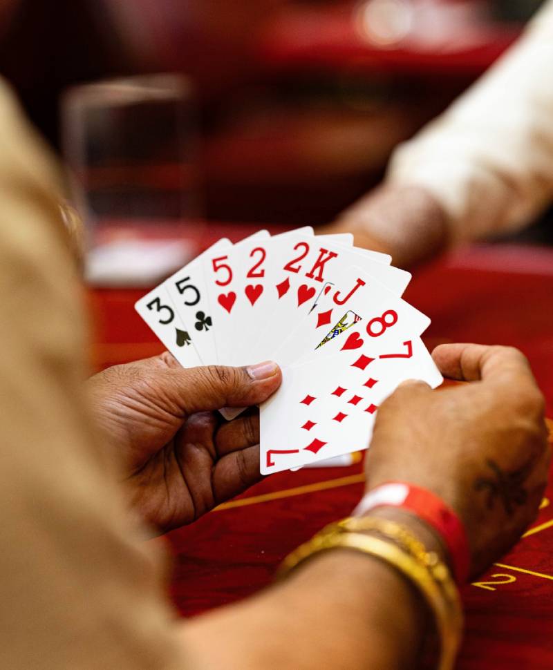 Nghệ thuật câu bài – khi người chơi trở thành “đạo diễn” của ván đấu